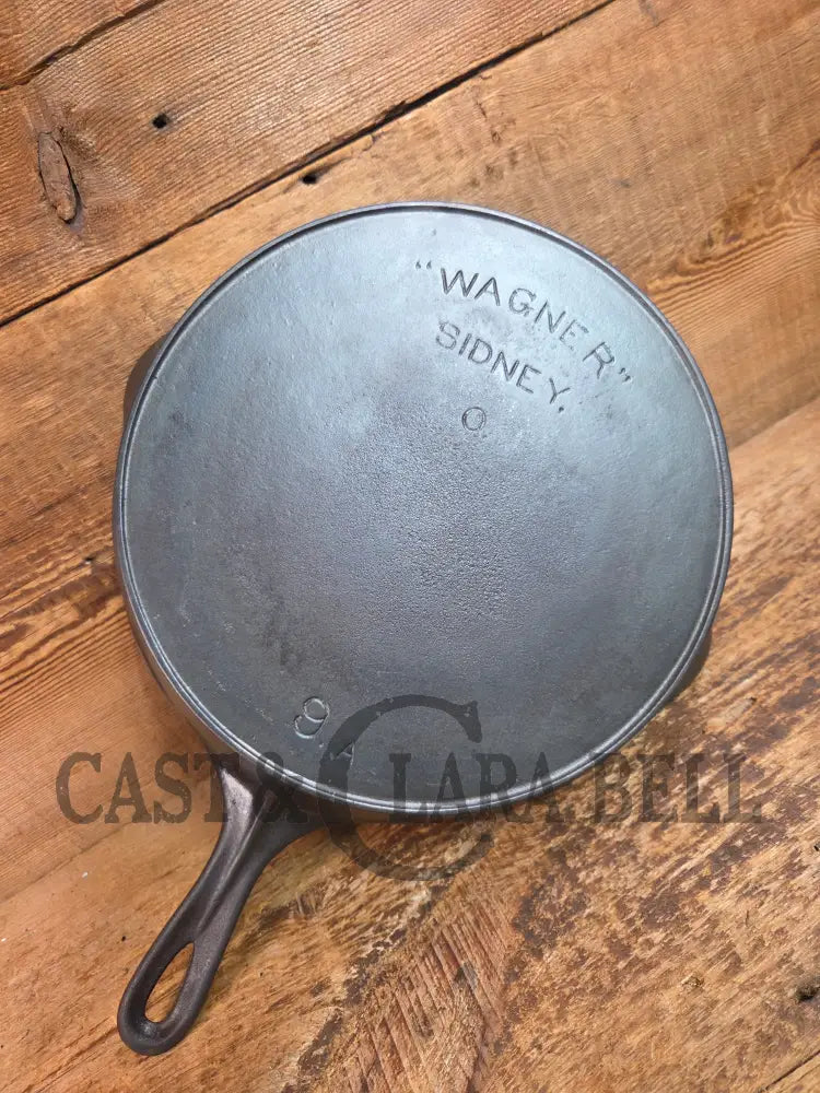 So unique and harder to find! Wagner made 1910’s Arc straight logo Sidney O. #9A Skillet - Skillet