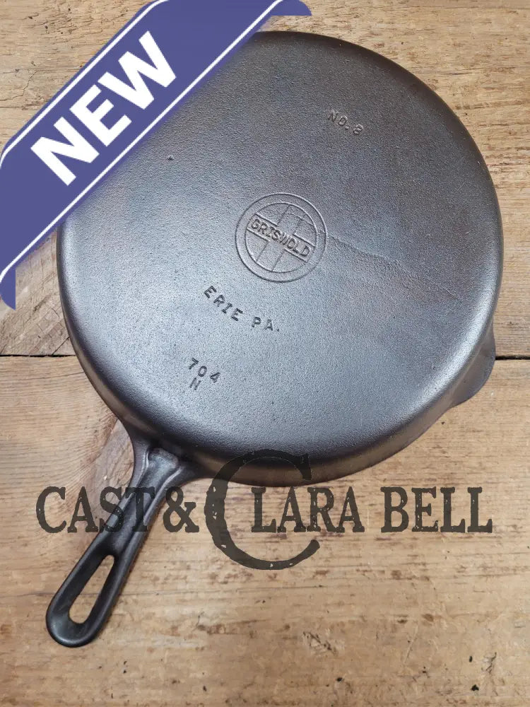 Sought After Grooved Handle! The Classic Griswold No. 8 Skillet With Small Block Logo 704 N.