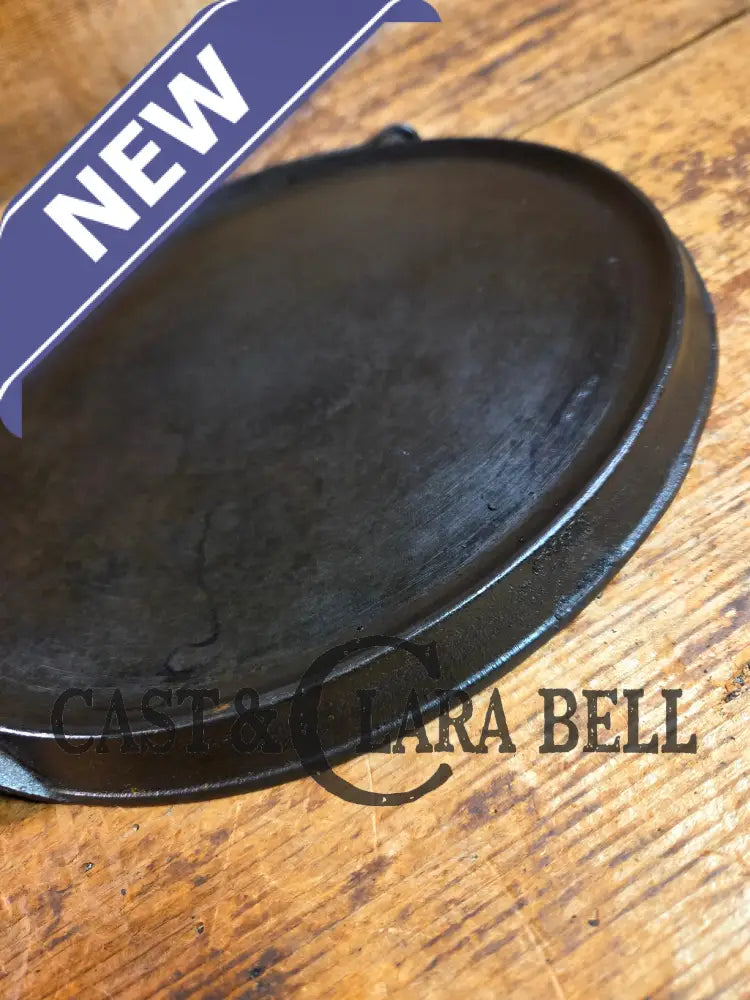 Spectacular and hard to find Griswold ERIE 3rd Series #10 Round Griddle with Bail! You don’t see these often! Griddle