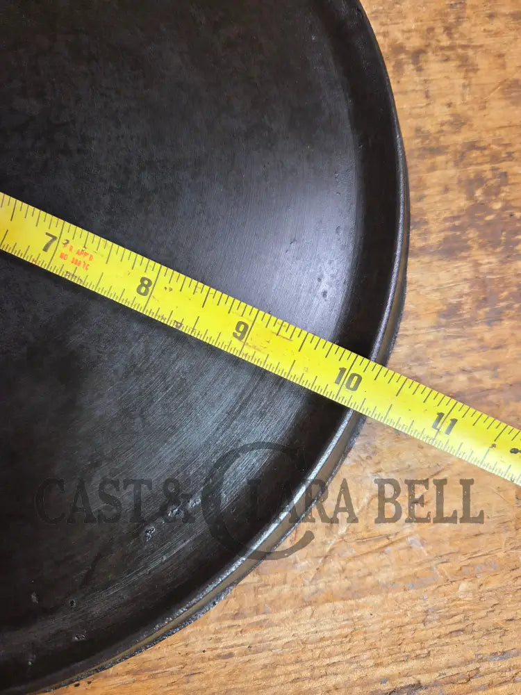 Spectacular and hard to find Griswold ERIE 3rd Series #10 Round Griddle with Bail! You don’t see these often! Griddle