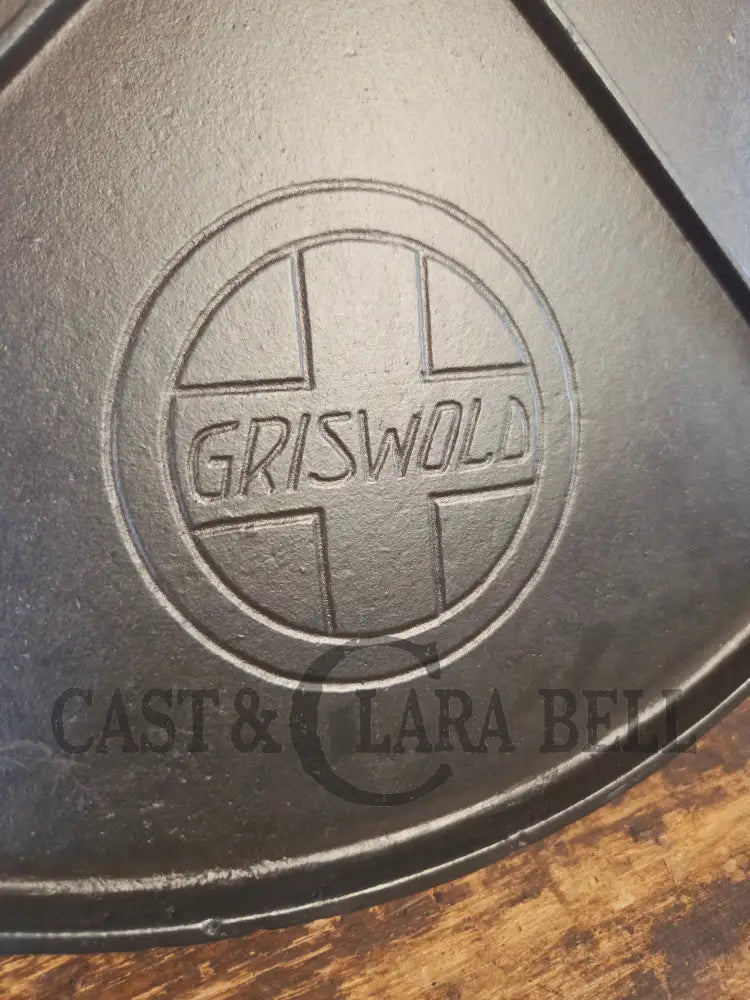 Spectacular piece! Late 1910’s #742 Griswold No. 14 Round Griddle w/ Bail and Slant Logo. The largest made of its kind