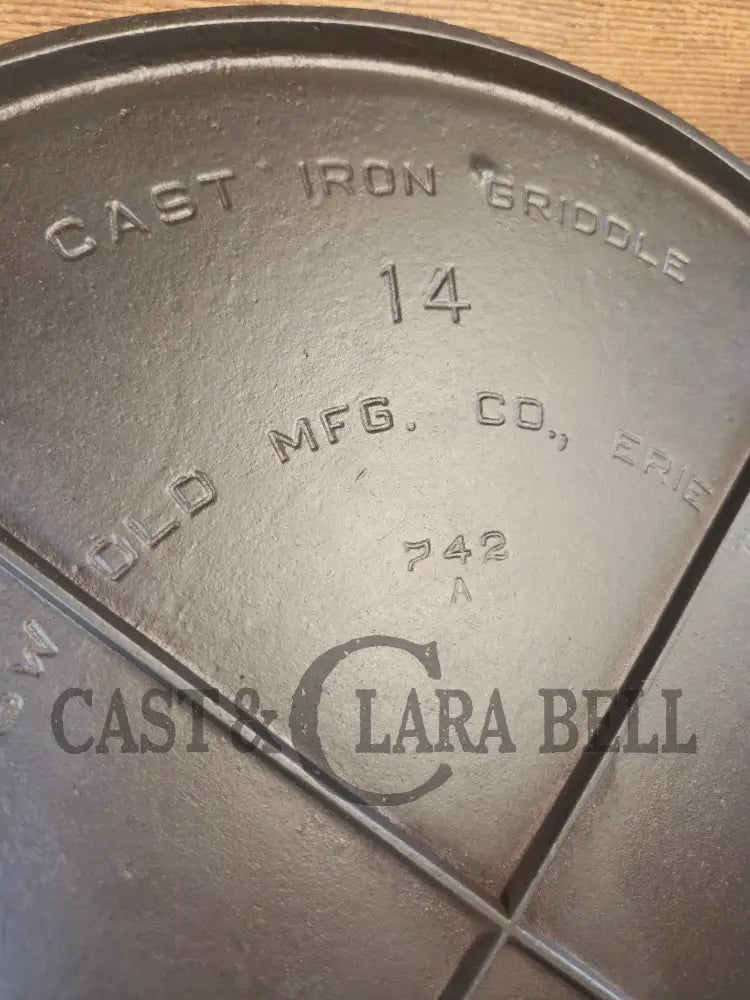 Spectacular piece! Late 1910’s #742 Griswold No. 14 Round Griddle w/ Bail and Slant Logo. The largest made of its kind