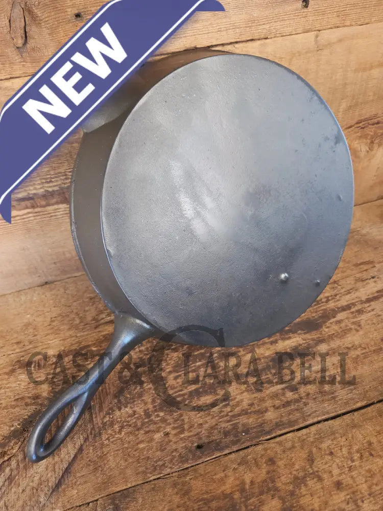 Stunner. Antique gate-marked unknown #10 skillet. Est 1880’s. RIGHT single spout heat ring bottom w/ pointy handle