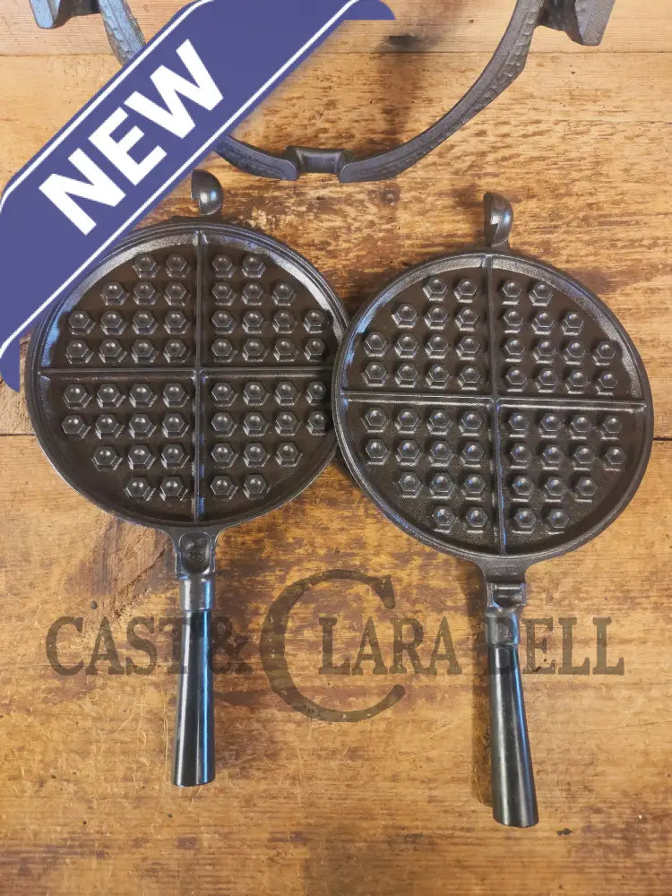 Stunning. VHTF 1930’s Hammered finish Griswold #8 Waffle Iron. The best you can buy - Waffle Iron