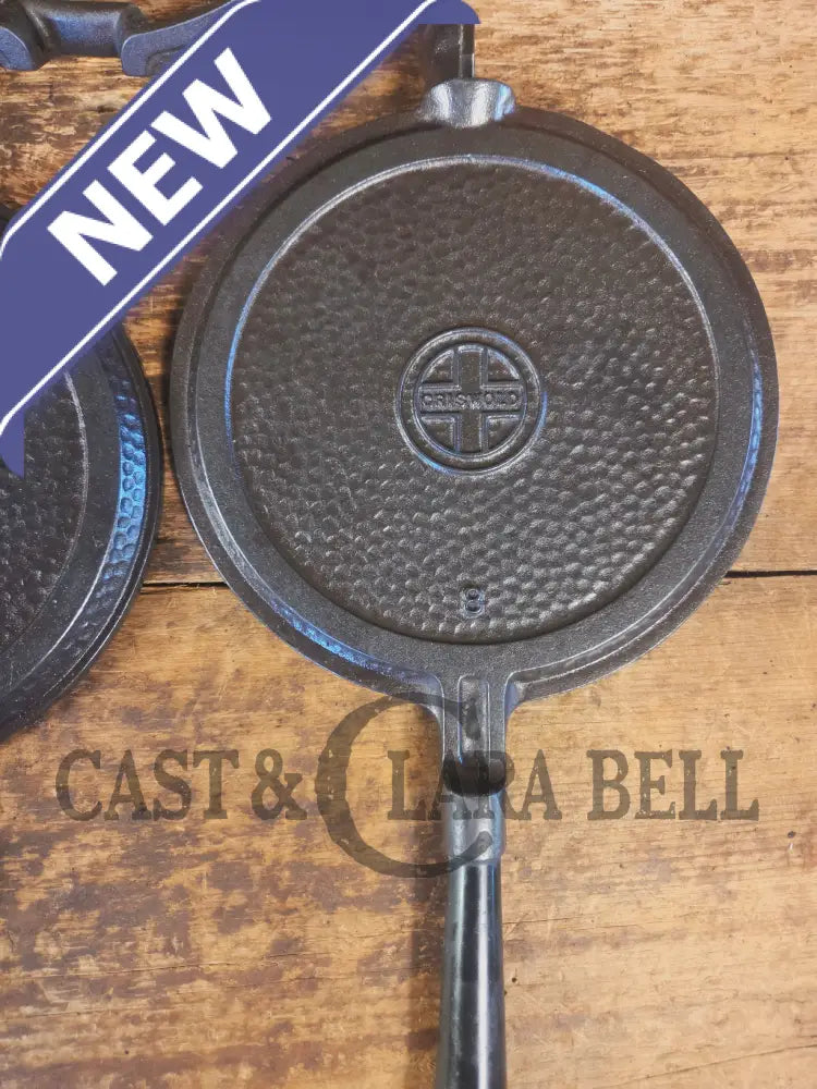Stunning. VHTF 1930’s Hammered finish Griswold #8 Waffle Iron. The best you can buy - Waffle Iron