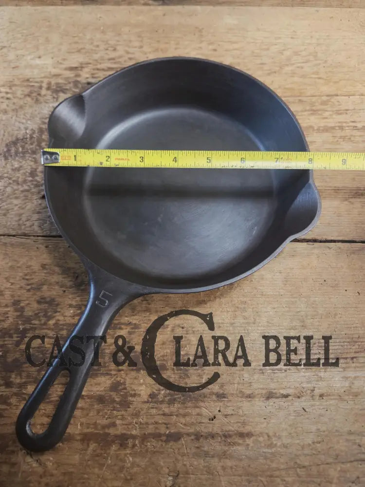 Super handy 1930’s Griswold No. 5 Saute Skillet Small Logo Grooved Handle Smooth Bottom 724 M. Restored and Ready to