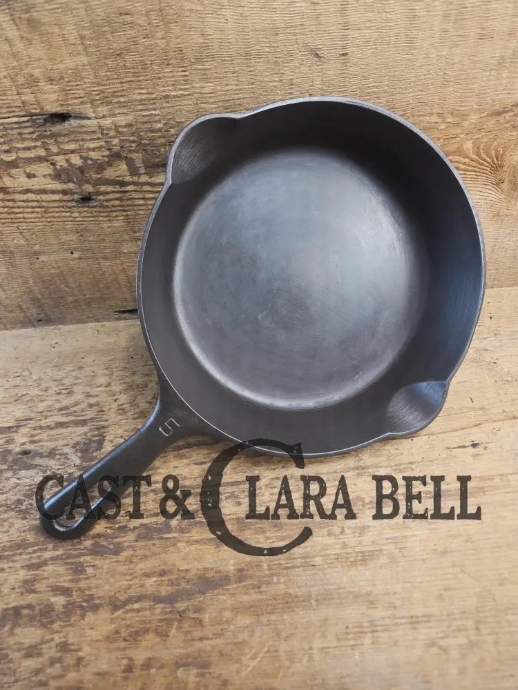 Super handy 1930’s Griswold No. 5 Saute Skillet Small Logo Grooved Handle Smooth Bottom 724 M. Restored and Ready to