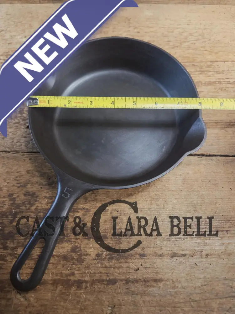 Super handy 1930’s Griswold No. 5 Saute Skillet Small Logo Grooved Handle Smooth Bottom 724 M. Restored and Ready to