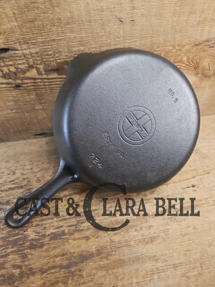 Super handy 1930’s Griswold No. 5 Saute Skillet Small Logo Grooved Handle Smooth Bottom 724 M. Restored and Ready to
