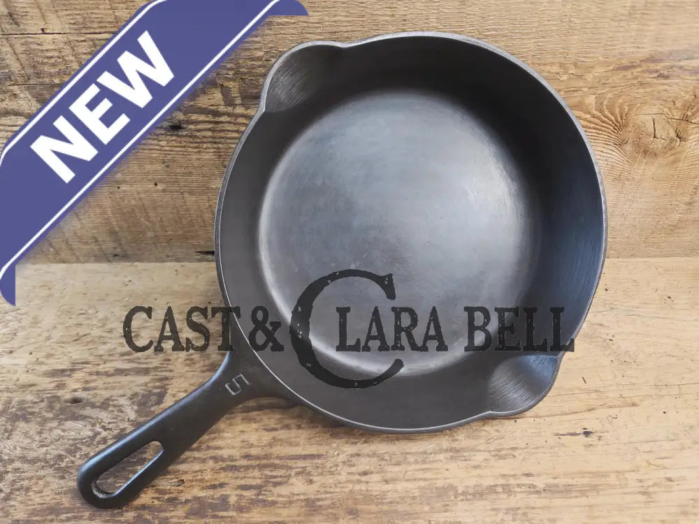 Super handy 1930’s Griswold No. 5 Saute Skillet Small Logo Grooved Handle Smooth Bottom 724 M. Restored and Ready to