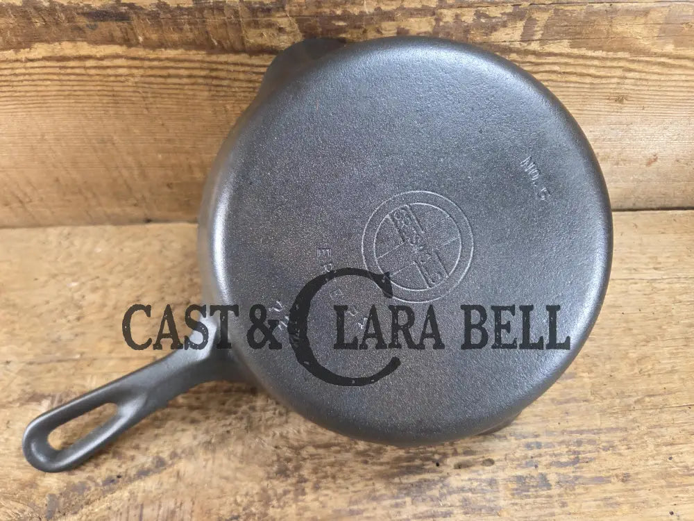 Super handy 1930’s Griswold No. 5 Saute Skillet Small Logo Smooth Bottom 724. Skillet