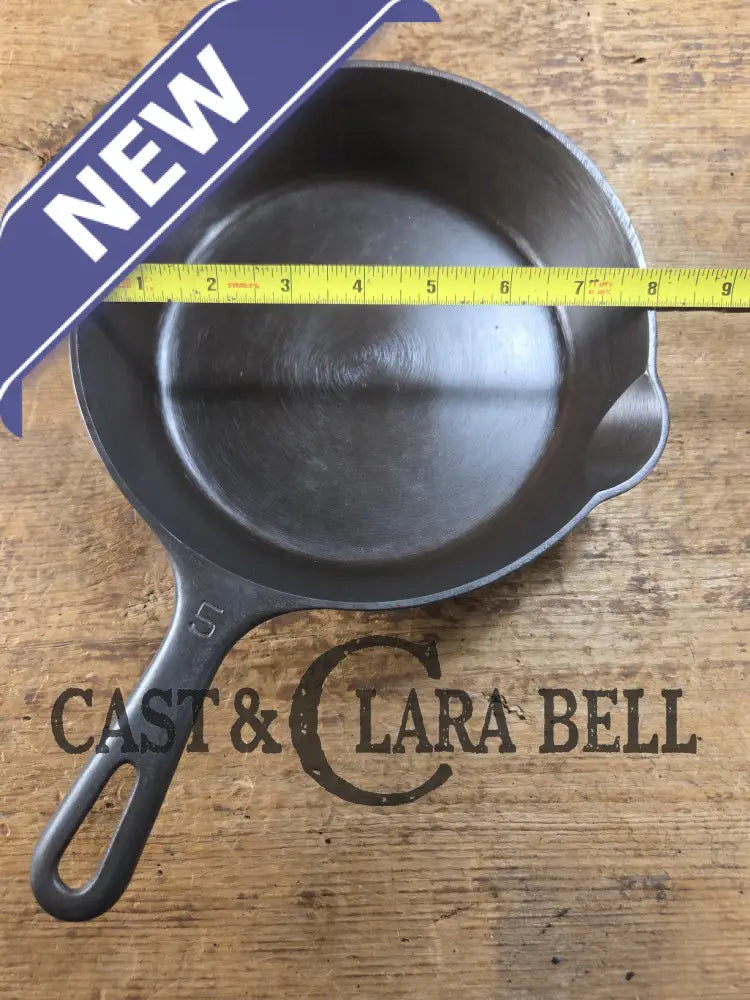 Super handy 1930’s Griswold No. 5 Saute Skillet Small Logo Smooth Bottom 724. Skillet