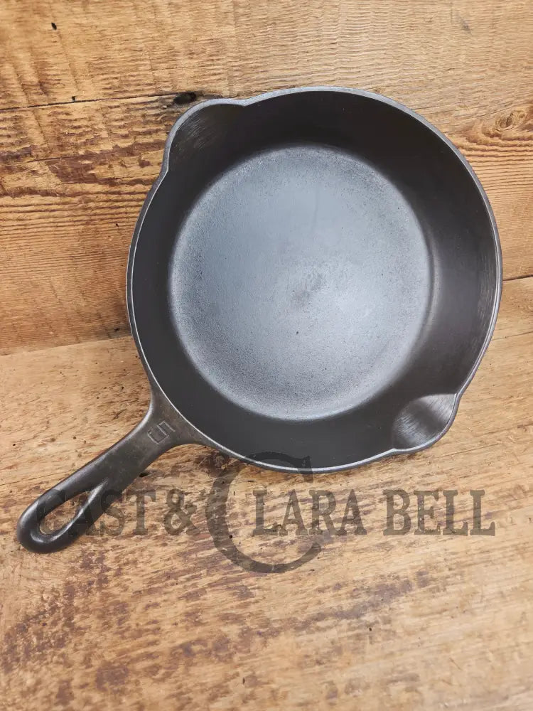 Super handy 1930βs Griswold No. 5 SautΓ© Skillet Small Logo Smooth Bottom 724. Restored and Ready to Use! Skillet