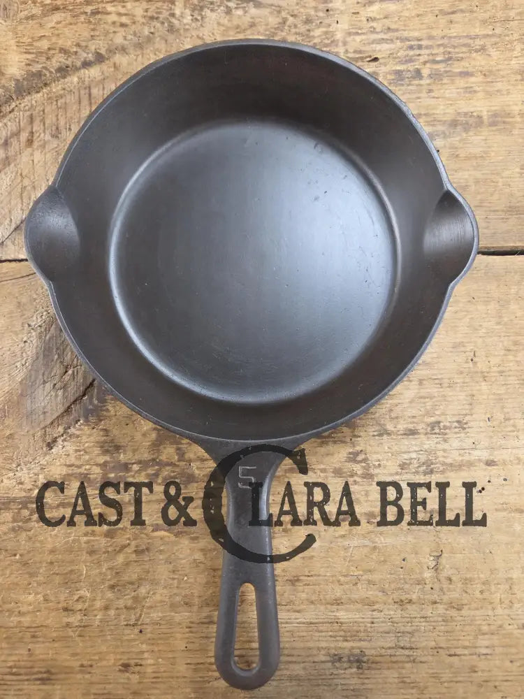 Super handy 1930’s Griswold No. 5 Saute Skillet Small Logo Smooth Bottom 724 M. Restored and Ready to Use! Skillet