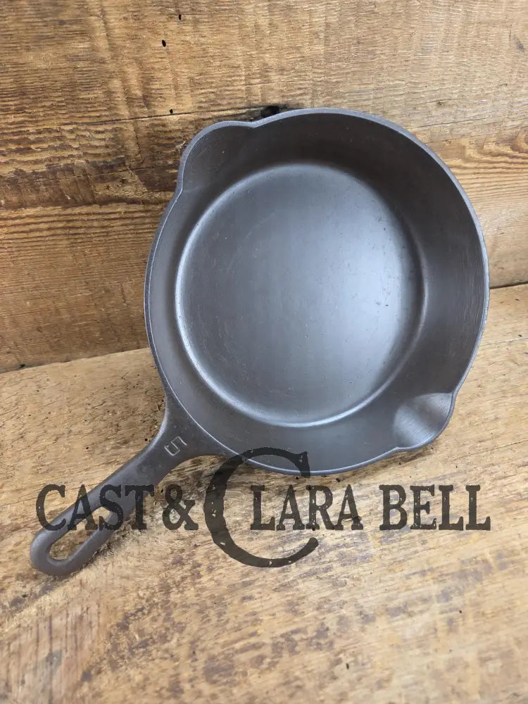 Super handy 1930’s Griswold No. 5 Saute Skillet Small Logo Smooth Bottom 724 M. Restored and Ready to Use! Skillet