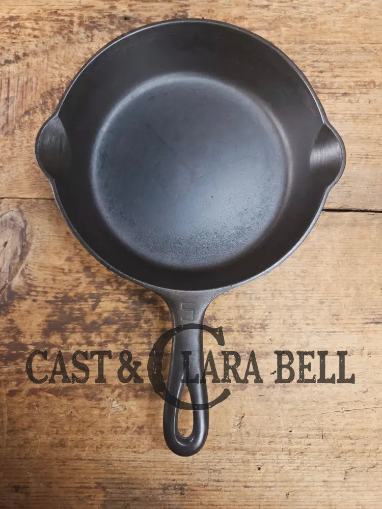 Super handy 1930’s Griswold No. 5 Sauté Skillet Small Logo Smooth Bottom 724. Restored and Ready to Use! Skillet