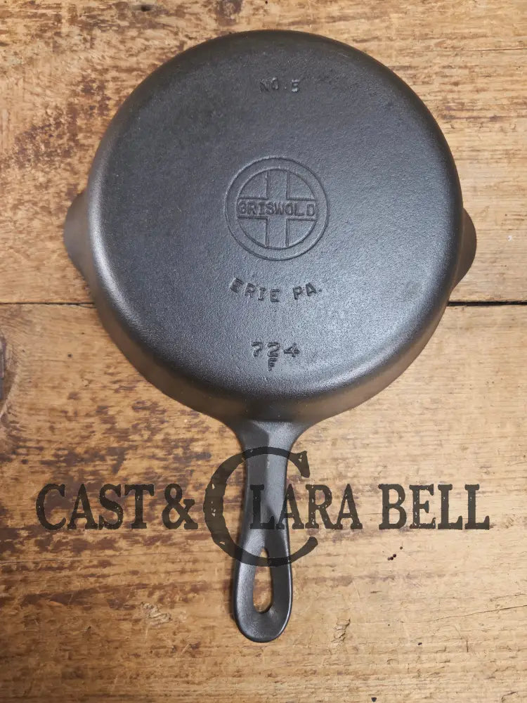Super handy 1930’s Griswold No. 5 Sauté Skillet Small Logo Smooth Bottom 724. Restored and Ready to Use! Skillet