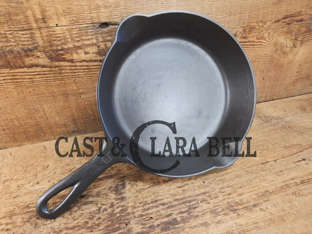 Super handy 1930’s Griswold No. 5 Saute Skillet Small Logo Smooth Bottom 724. Restored and Ready to Use! Skillet