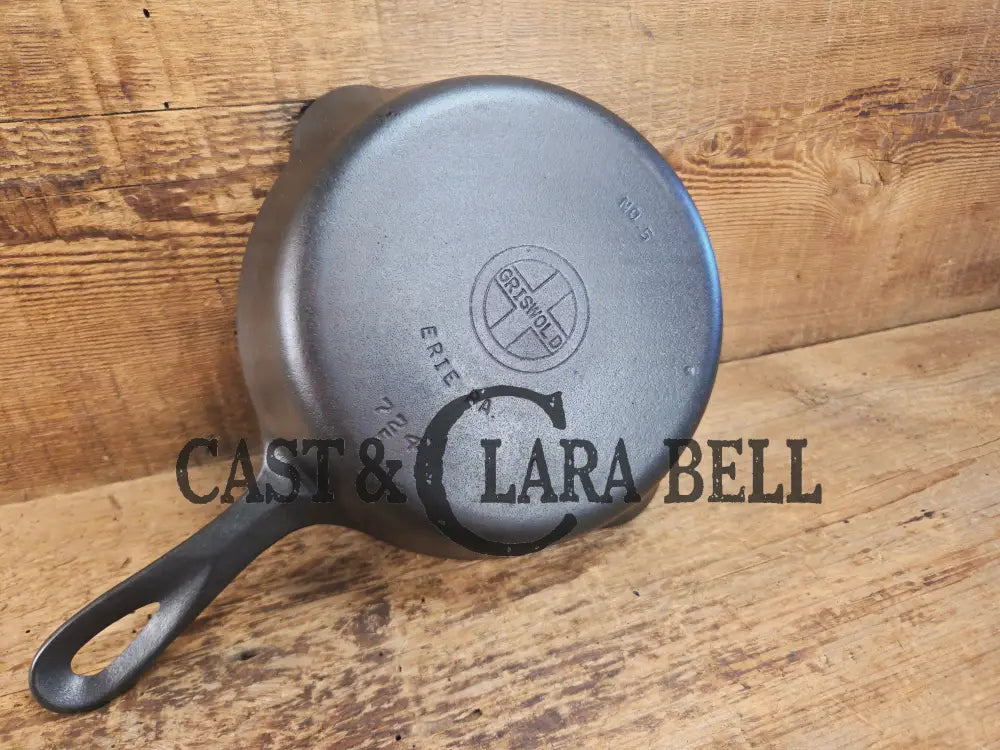Super handy 1930’s Griswold No. 5 Saute Skillet Small Logo Smooth Bottom 724. Restored and Ready to Use! Skillet