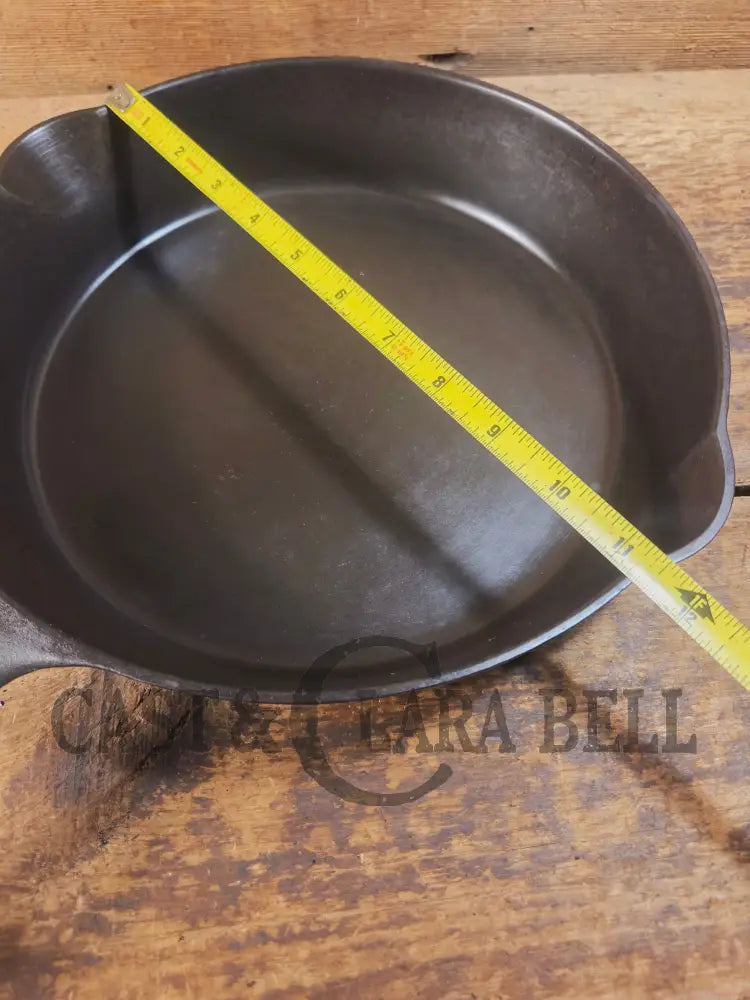 Super unique! 1930βs Era Griswold made Sears and Roebuck & Co. βBest Madeβ No. 9 Cast Iron Skillet - Skillet