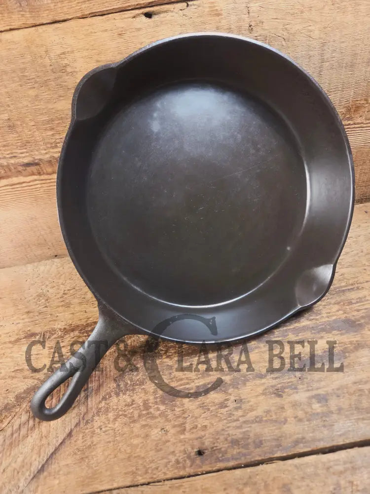 Super unique! 1930βs Era Griswold made Sears and Roebuck & Co. βBest Madeβ No. 9 Cast Iron Skillet - Skillet