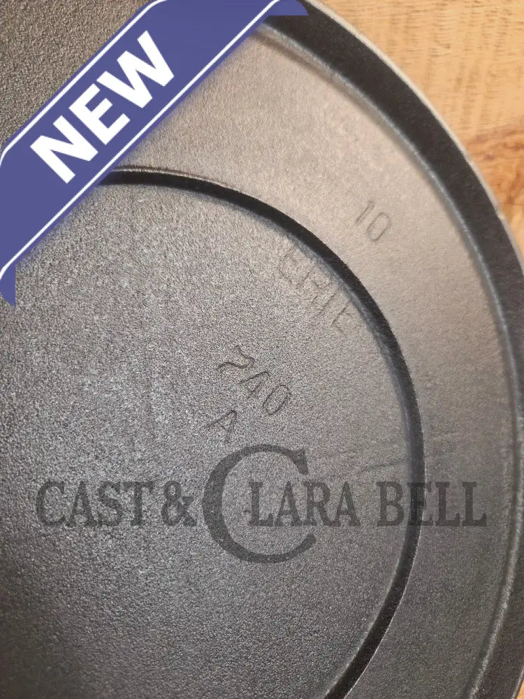 Super unique and gorgeous!! #740 Griswold #10 Round handled griddle with SLANT logo and NO Circles! Very different