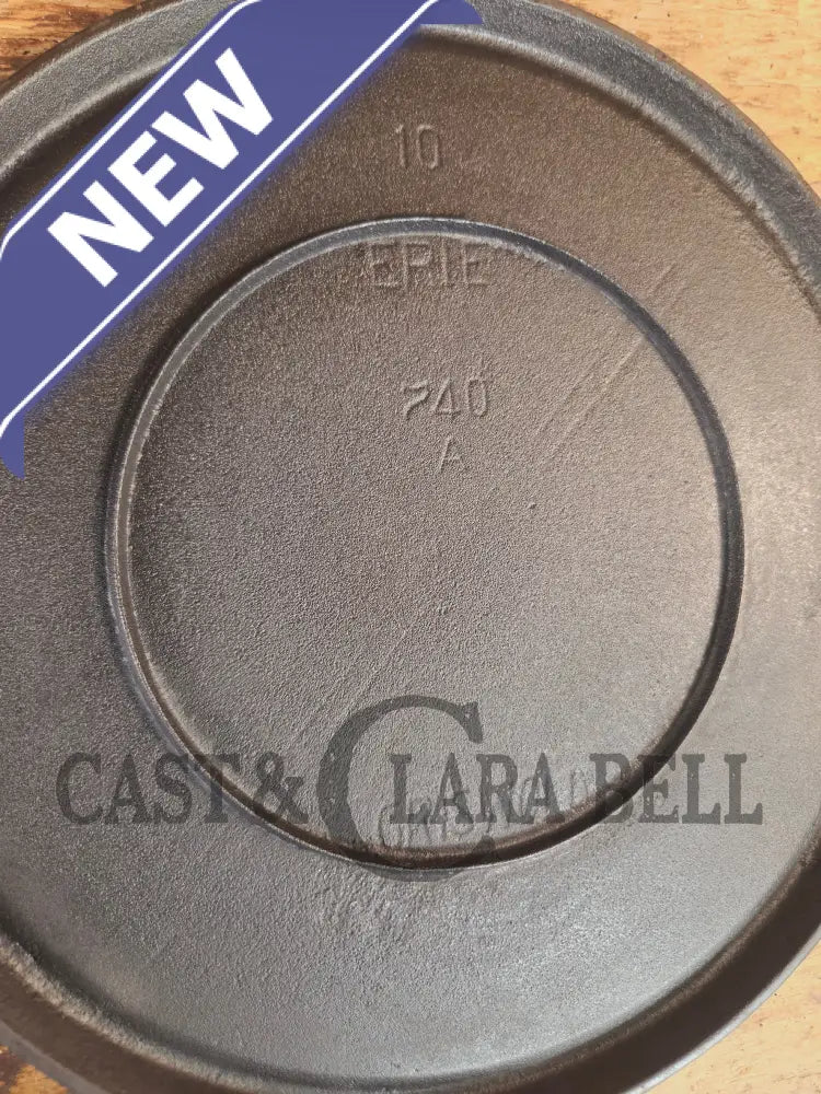Super unique and gorgeous!! #740 Griswold #10 Round handled griddle with SLANT logo and NO Circles! Very different