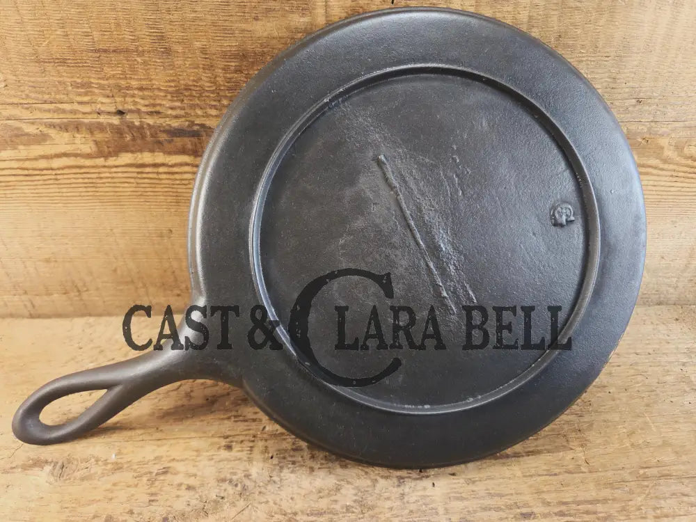 Super unique! Late 1800βs antique Gate marked Round Cast Iron Stove Eye Griddle. Elegant & hard working. Cool raised