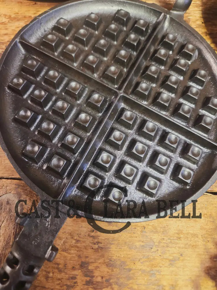 The BEST gift idea! Gorgeous Griswold #8 Cast Waffle Iron #151/151 Low base Fully Restored and Seasoned! Waffle Iron