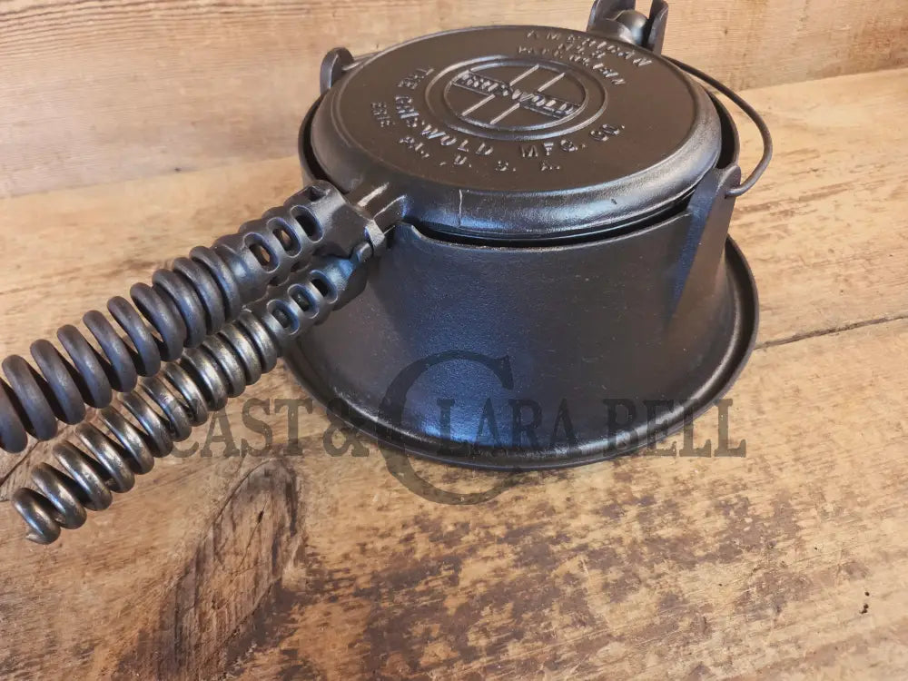 The BEST gift idea! Griswold #8 Cast Waffle Iron #151/151 Tall Base!! Ready to make Crispy Waffles! - Waffle Iron
