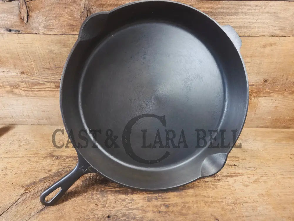 The biggest handled skillet made by Wagner with a Griswold pattern! Huge Wagner #14 Cast Iron Skillet 15 1/4 Inches