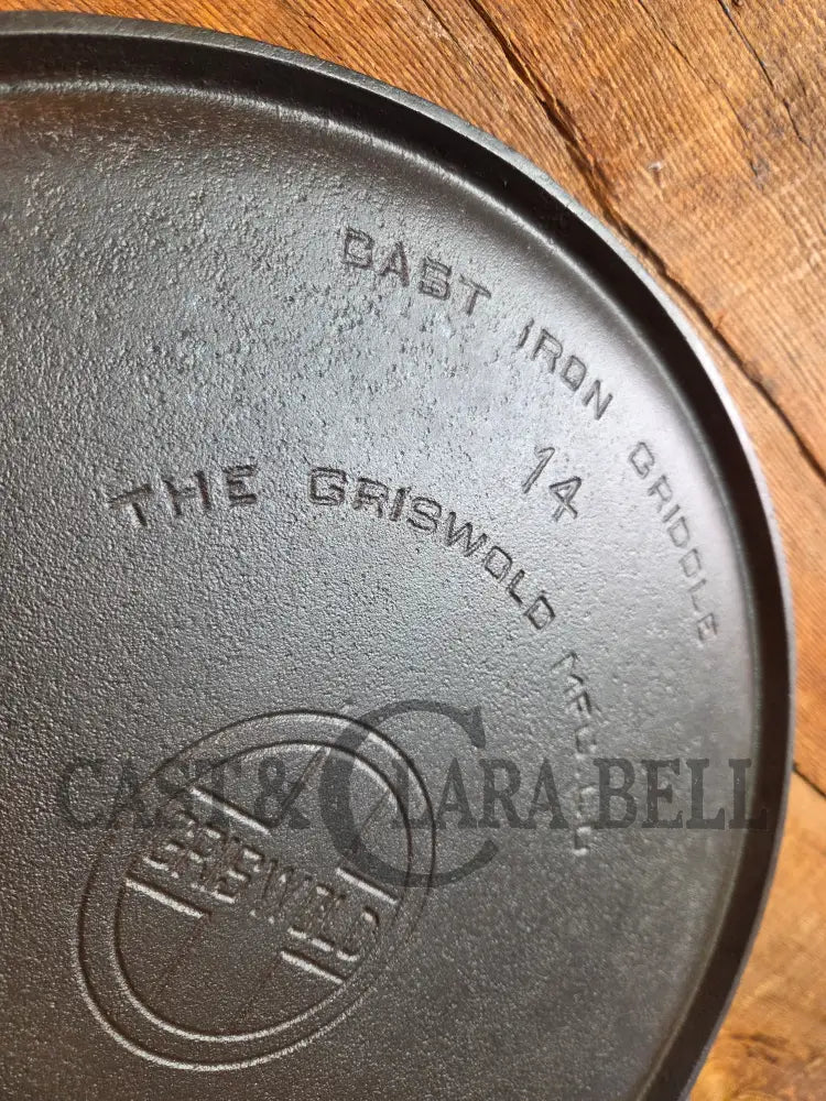 The BIGGEST you can buy! HTF 1920βs Griswold No. 14 Round Griddle with Bail. Block Logo #618. Ready to make pizzas by