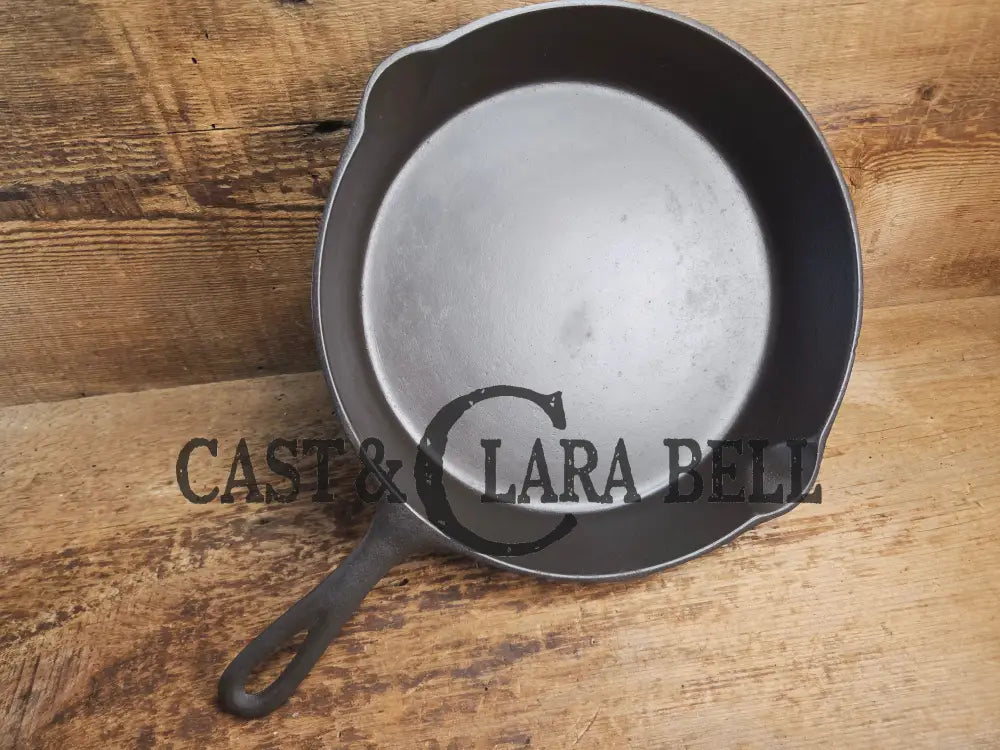The Clara Bell Classic! 1940’s Era Three notch Lodge #8 cast iron skillet. Skillet