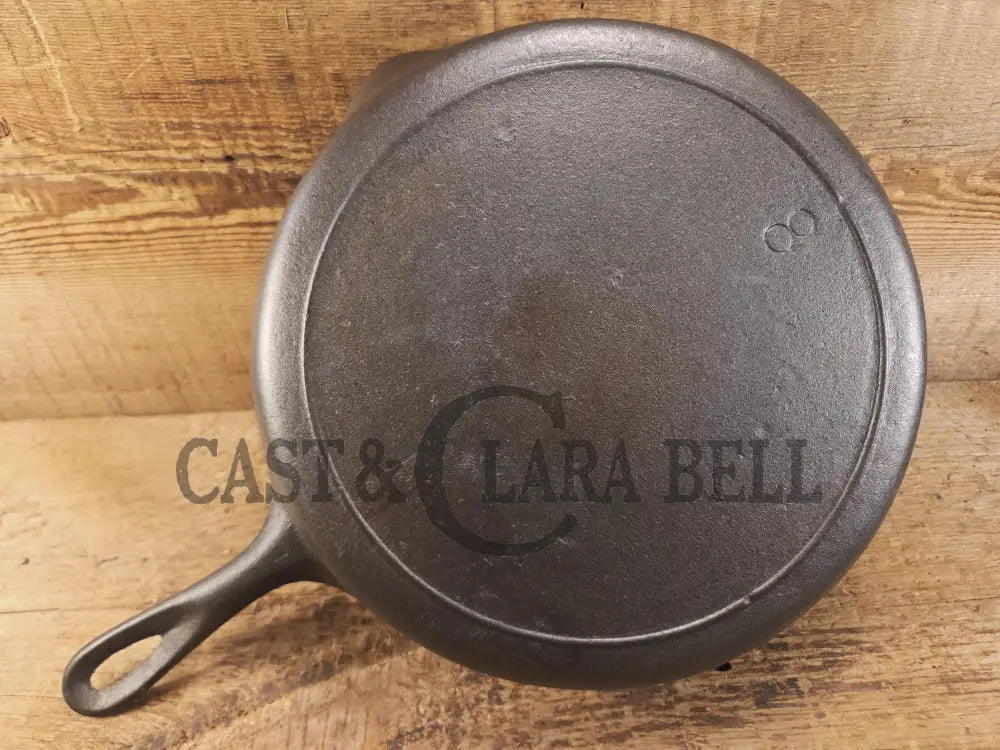 The Clara Bell Classic! 1940βs Era Three notch Lodge #8 cast iron skillet. Beautiful piece of Americana! SC24
