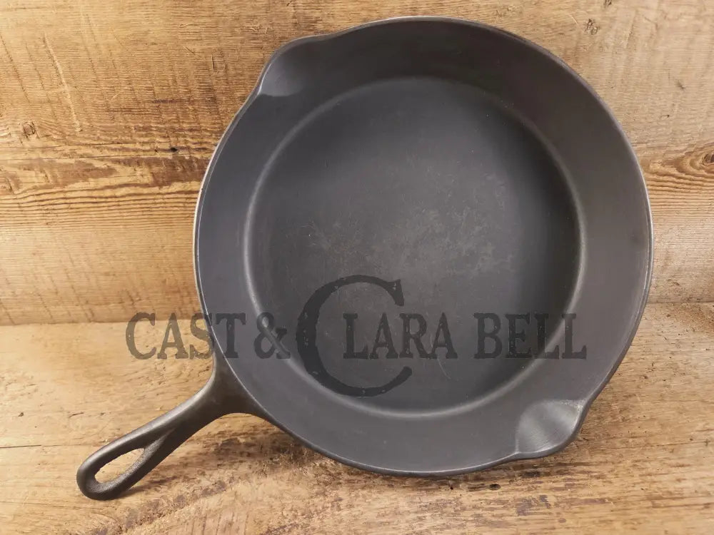 The Clara Bell Classic! 1940βs Era Three notch Lodge #8 cast iron skillet. Beautiful piece of Americana! SC24