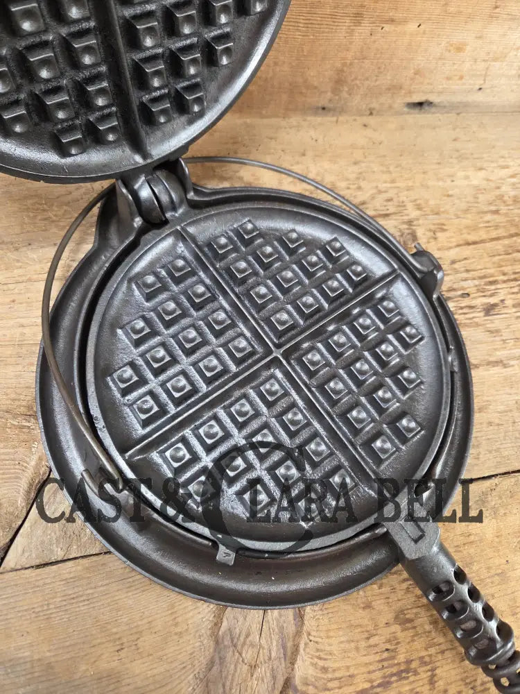 The Classic! 1920’s Griswold No. 8 Waffle Iron (314/315) with low (913) bailed base. Makes crispy waffles! Skillet