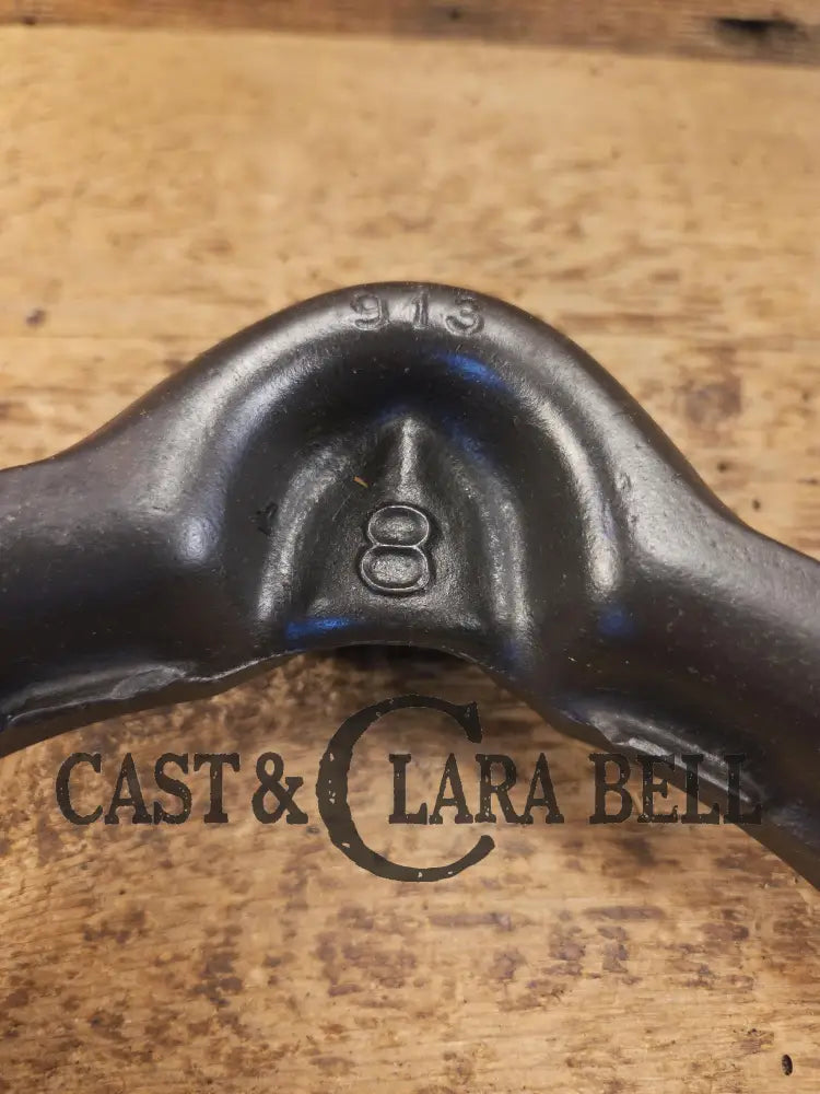 The Classic 1920βs Griswold Waffle Iron (314 /315) with Low Base (913). Fully restored and ready to make crispy