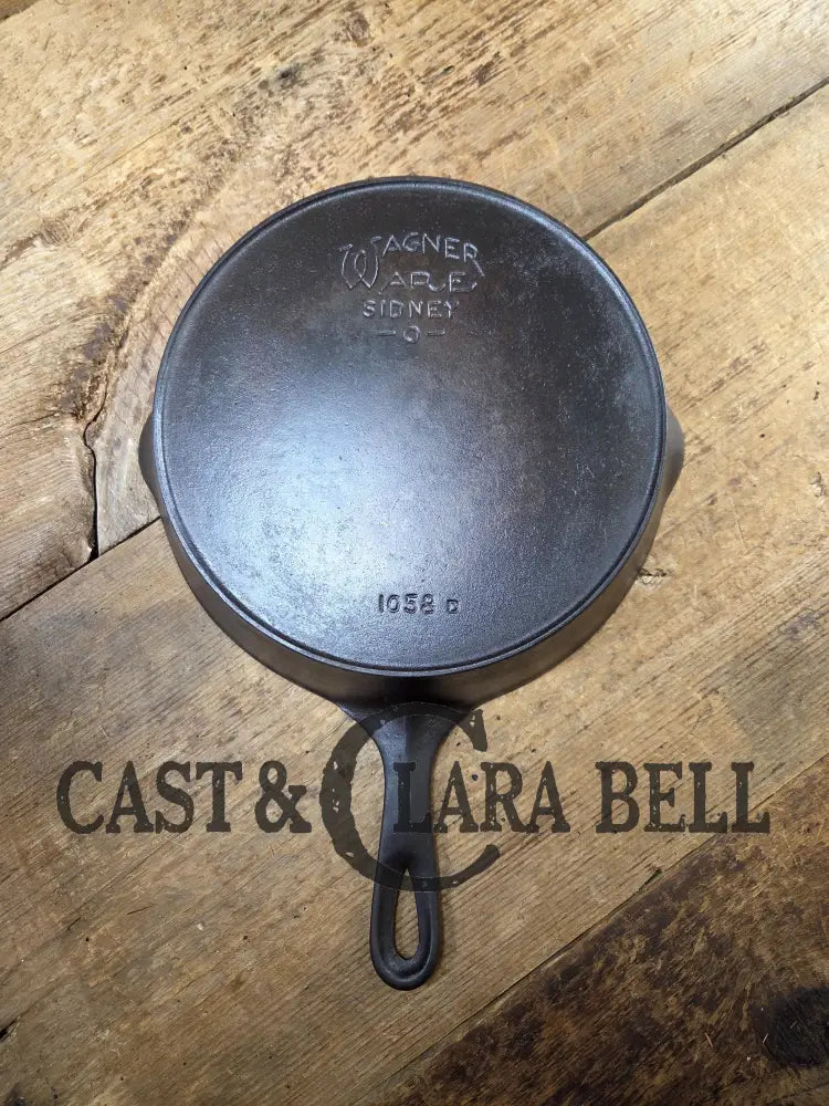 The Classic! 1924 Wagner Ware Sidney -O- #8 Skillet with Heat Ring and Stylized Logo 1058 D Skillet