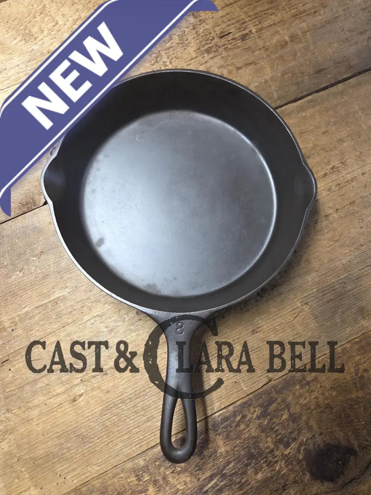The Classic! 1924 Wagner Ware Sidney -O- #8 Skillet with Heat Ring and Stylized Logo 1058 K Skillet