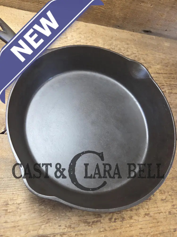 The Classic! 1924 Wagner Ware Sidney -O- #8 Skillet with Heat Ring and Stylized Logo 1058 K Skillet