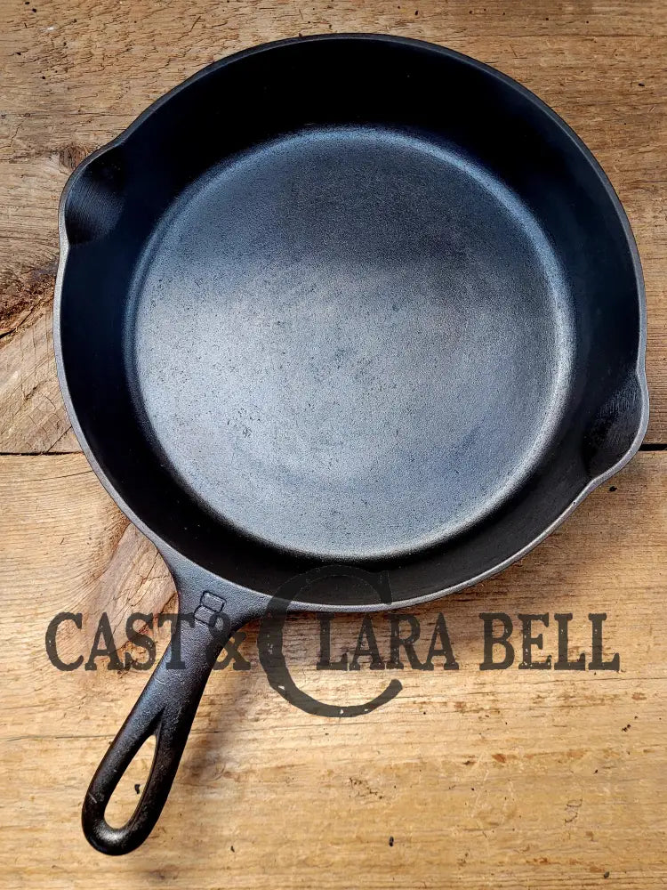 The Classic! 1930’S Griswold #8 Cast Iron Skillet With Large Block Logo 704 T