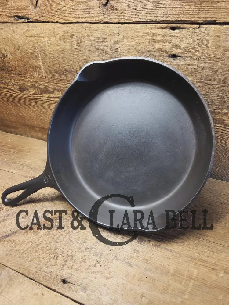 The Classic! 1930âs Griswold #8 cast iron Skillet with Large Block Logo and Smooth Bottom 704. Fully restored and ready