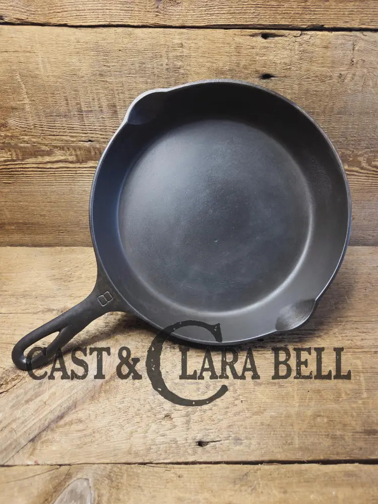 The Classic! 1930âs Griswold #8 cast iron Skillet with Large Block Logo and Smooth Bottom 704. Fully restored and ready