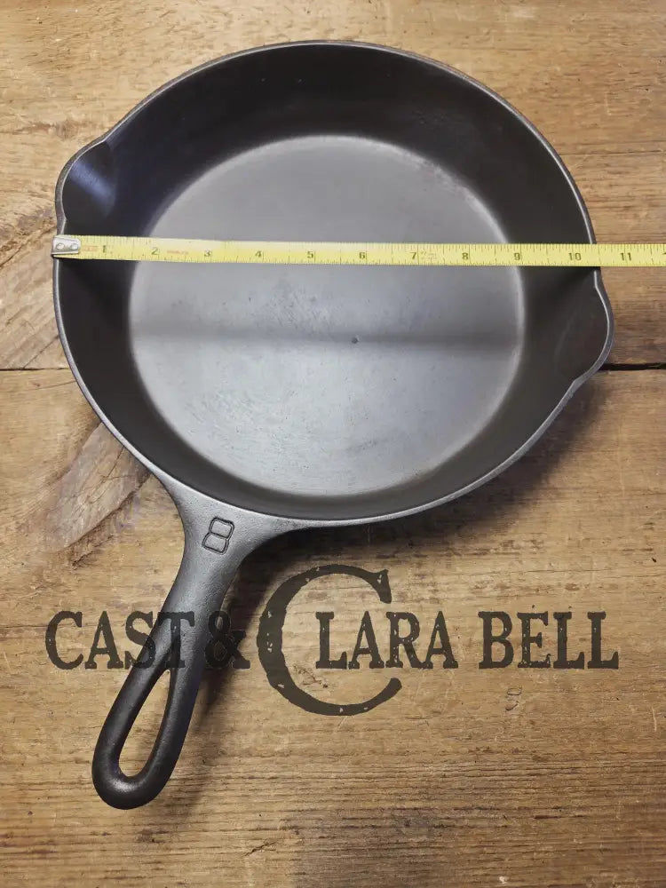 The Classic! 1930âs Griswold #8 cast iron Skillet with Large Block Logo and Smooth Bottom 704. Fully restored and ready