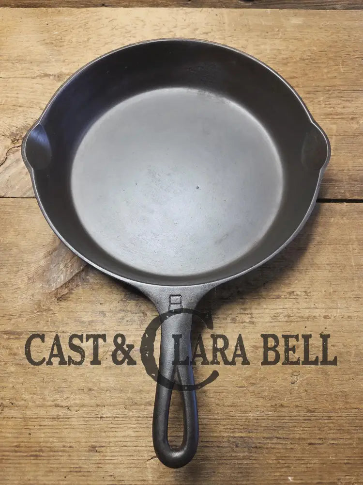 The Classic! 1930âs Griswold #8 cast iron Skillet with Large Block Logo and Smooth Bottom 704. Fully restored and ready