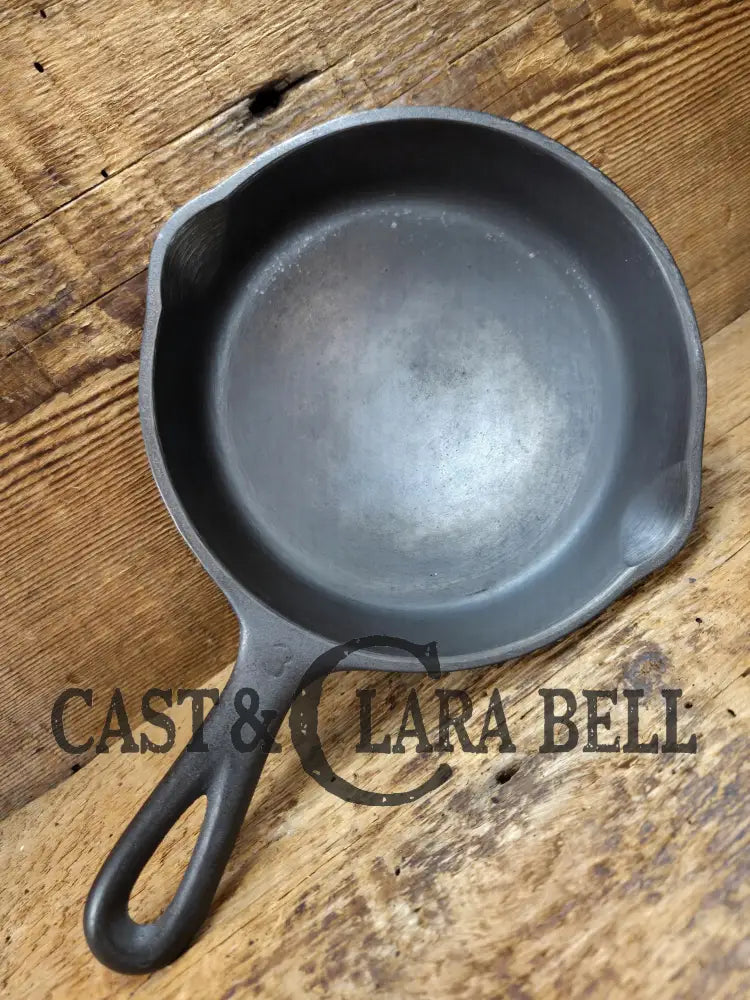 The classic! 1930βs Wagner Ware #3 Cast Iron Egg Skillet with Stylized Logo and Smooth Bottom 1053 Q. SC24 Skillet