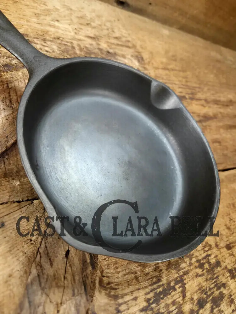 The classic! 1930βs Wagner Ware #3 Cast Iron Egg Skillet with Stylized Logo and Smooth Bottom 1053 Q. SC24 Skillet