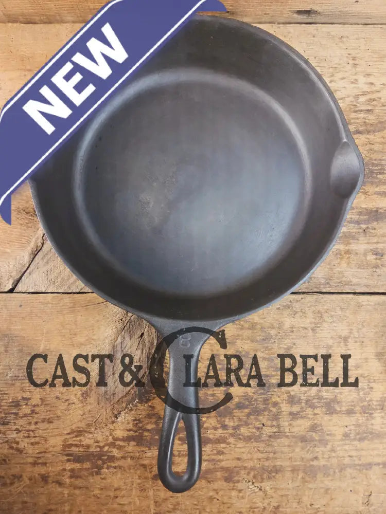 The Classic! 1930’s Wagner Ware #8 Cast Iron Skillet with Stylized Logo 1058 Skillet