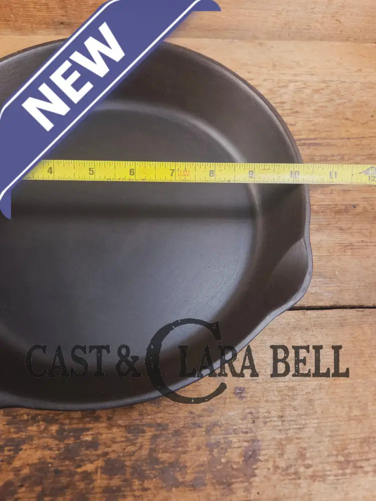 The Classic! 1930βs Wagner Ware #8 Cast Iron Skillet with Stylized Logo 1058 Skillet