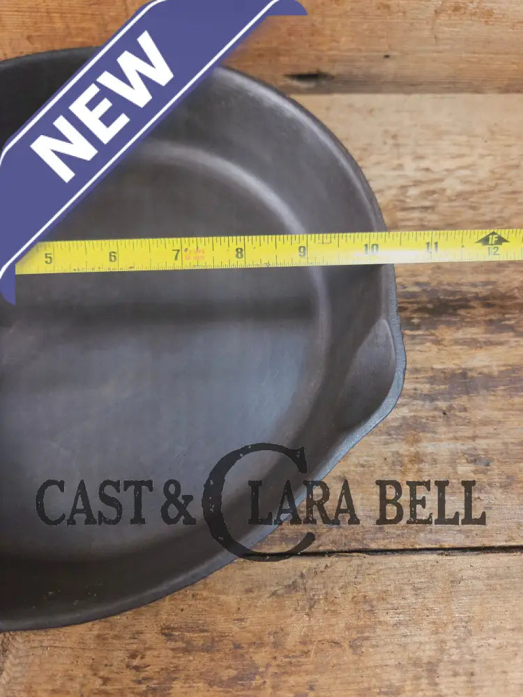 The Classic! 1930’s Wagner Ware #8 Cast Iron Skillet with Stylized Logo 1058 Skillet